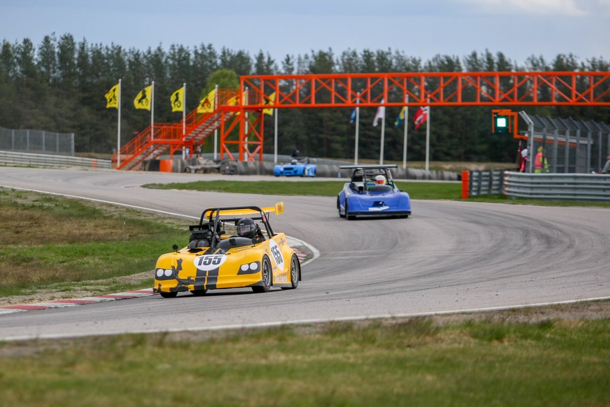 Racing-NM: Åpningsløpet, Vålerbanen