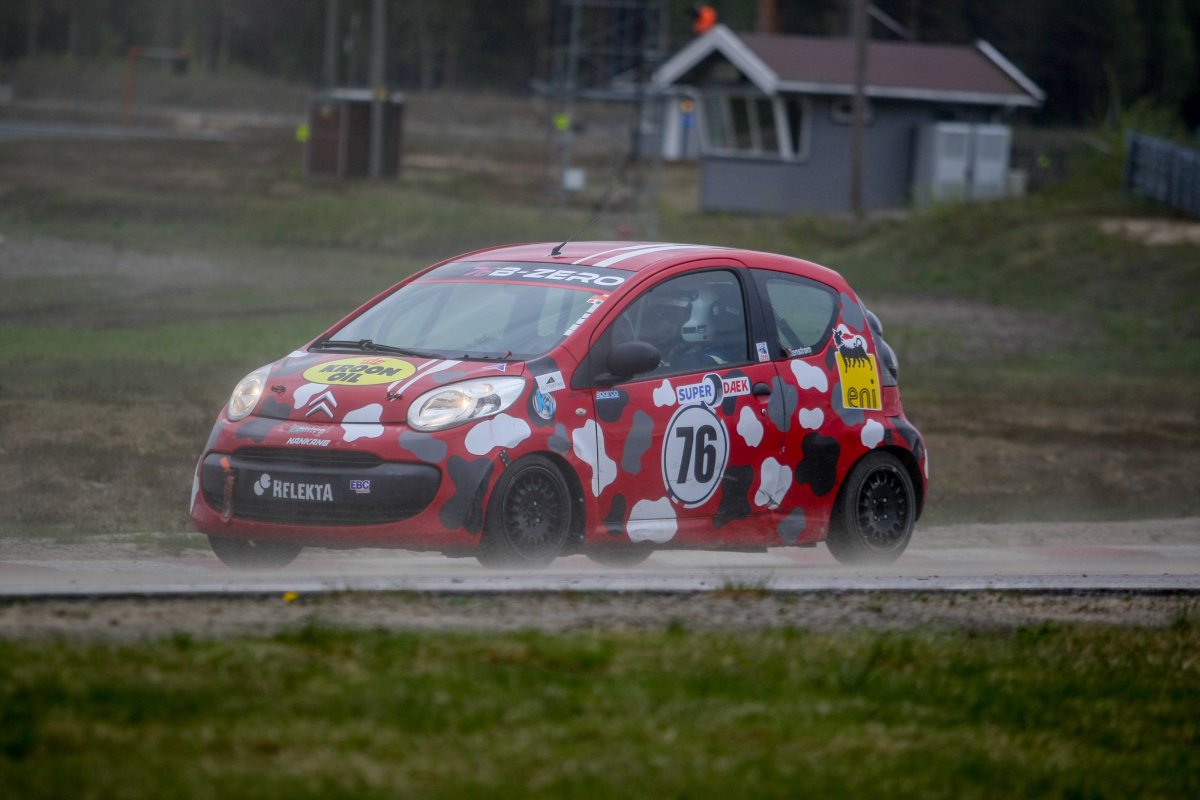 Racing-NM: Åpningsløpet, Vålerbanen