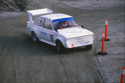 Ford Escort hvit polar 140406Untitled-54fbbsh.jpg