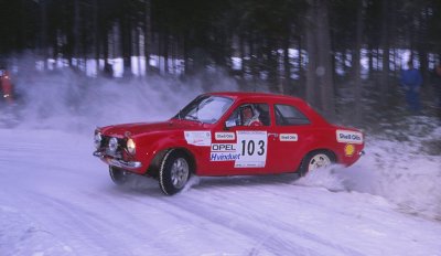 Ford escort rød KT 140601Untitled-51 FBBLbshprl.jpg